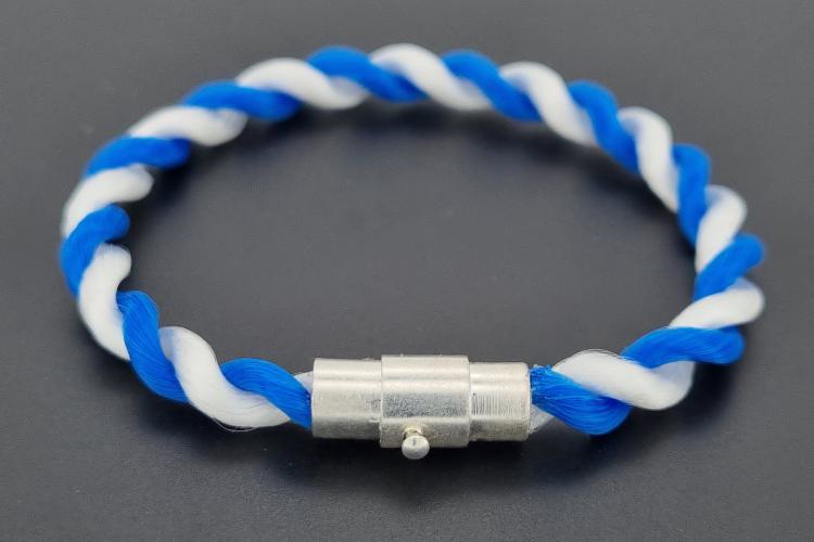 Fanartikel Seidenkordel - Armband, blau / weiss , Länge ca. 16cm